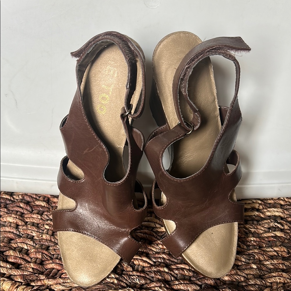 Me Too Brown Sandals Peep-Toe High Heel